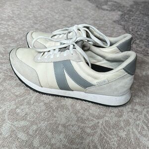 Cream and Grey Kizik Sneakers
